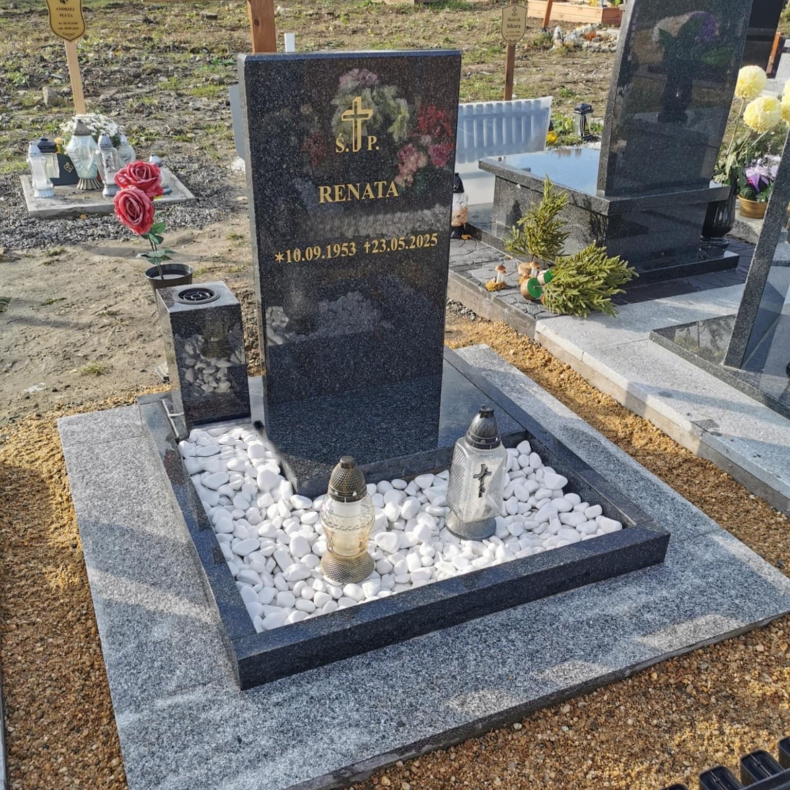 Tablica Impala + chodnik granit płomieniowany